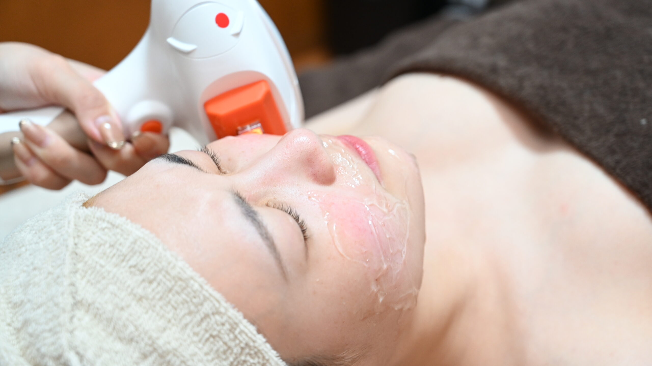 冬に最適!全身脱毛で美しくなるための究極ガイド|豊橋市にあるエステサロンSHINE Beauty Salon - 脱毛・ホワイトニングサロンSHINE